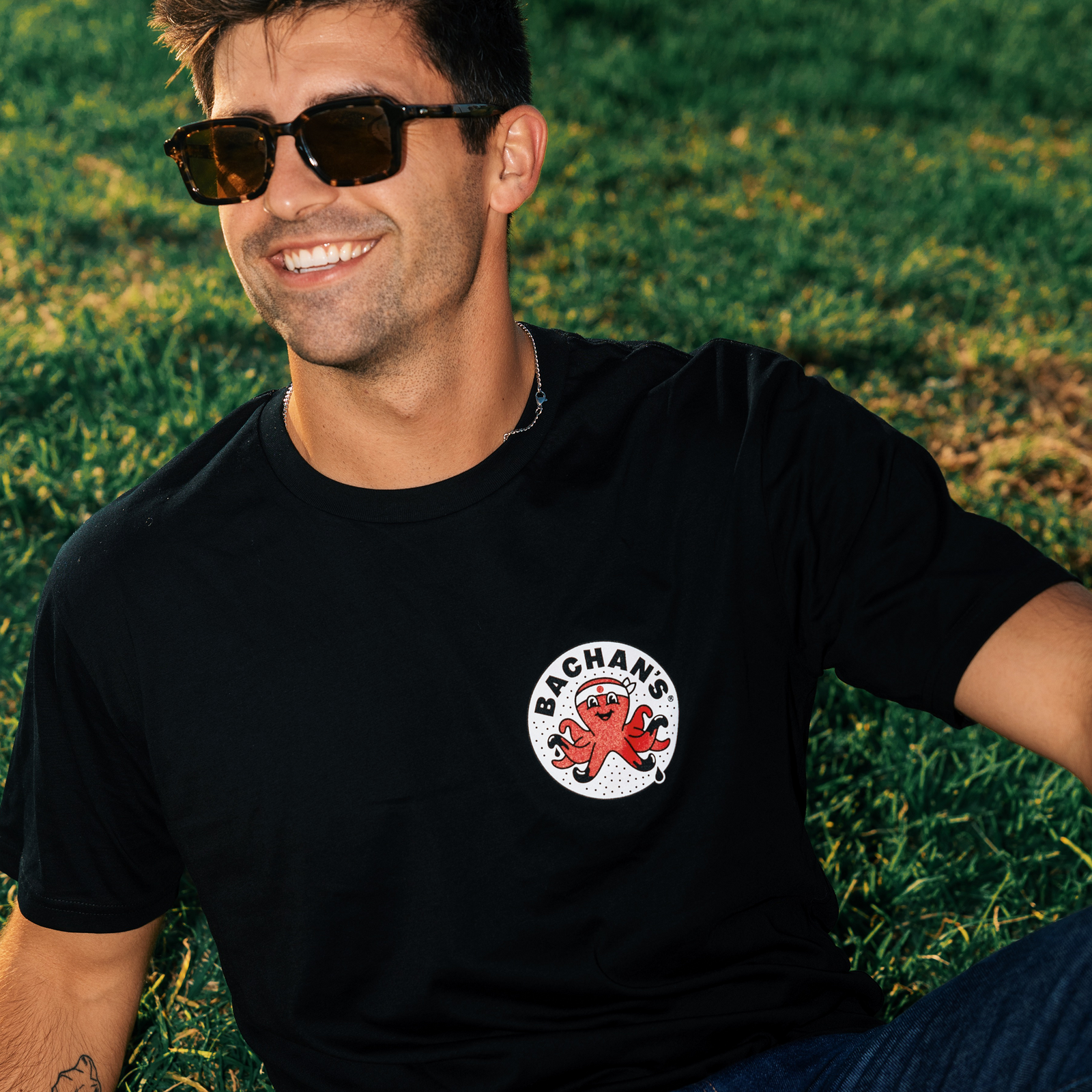 Knuckles Tee F6