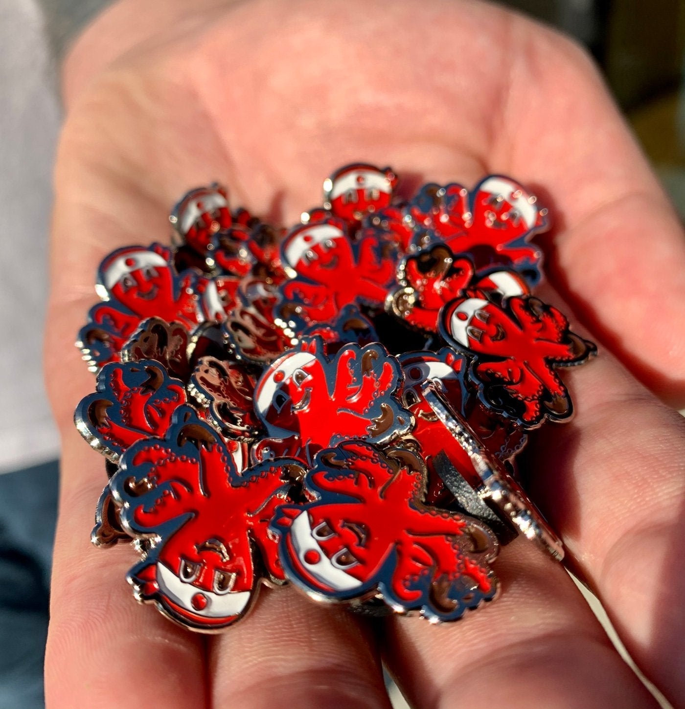 Red Octo Pin D8